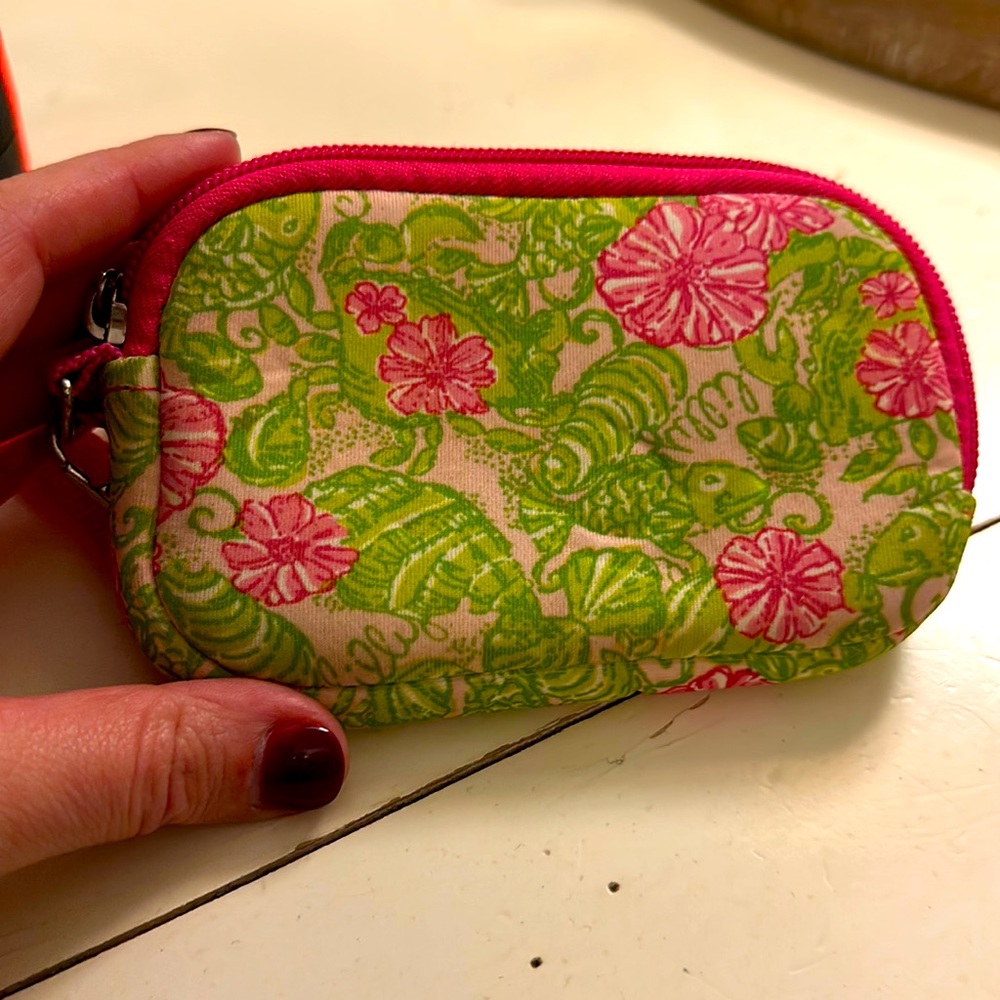 Lilly Pulitzer ear bud and do dad case
